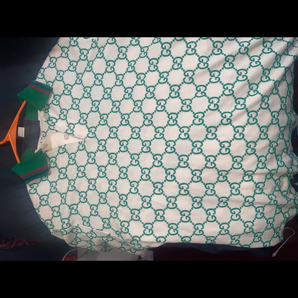Gucci shirt medium worn once